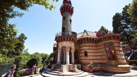El Capricho de Gaudi, la primera obra arquitectónica que Antonio Gaudí diseñó y que se sitúa en la localidad cántabra de Comillas. Foto: EFE/Pedro Puente Hoyos