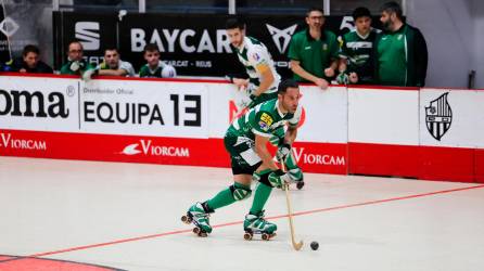 Jepi Selva conduce la bola en un partido del Calafell esta temporada en el Palau d’Esports. Foto: Alba Mariné