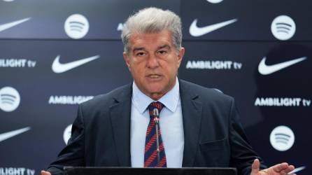 Los querellantes agregan que, dada su falta de conocimientos financieros, confiaron en Joan Laporta, que además era una persona pública y en más de una ocasión los invitó al palco del Camp Nou. Foto: EFE