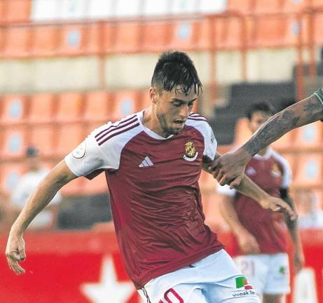 Jaume Jardí ya luce el ‘10’ en una pretemporada grana en la que ya ha conseguido su primer tanto de falta directa. Foto: Nàstic