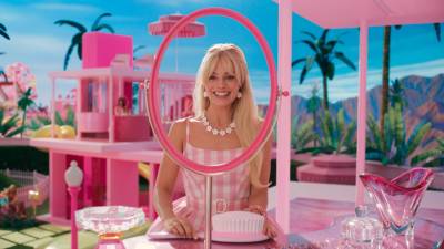 Fotograma de la película «Barbie» protagonizada por la actriz Margot Robbie.