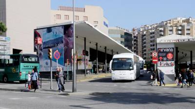 Los autobuses pararán en esta zona de la avenida Roma. Foto: Lluís Milián/DT