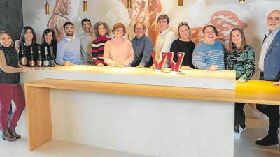 Parte del equipo de Castell d’Or, que agrupa 16 cooperativas vitivinícolas de Catalunya. Foto: Àngel Ullate