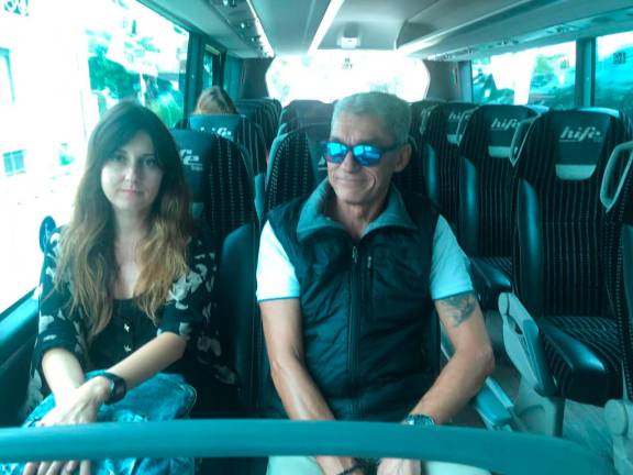 $!De vuelta a Tortosa en regional y bus: de la resignación al nerviosismo en Sant Vicenç de Calders