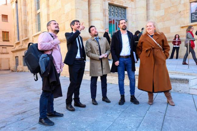 $!Un momento de la visita del ministro Urtasun a Tarragona. Foto: Àngel Ullate