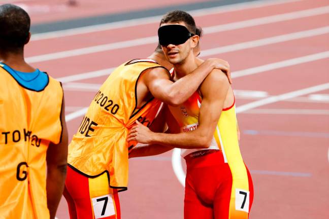 Gerard Descarrega, con su guía, Guille Rojo, en los Juegos de Tokio’2020. Foto: Comité Paralímpico Español
