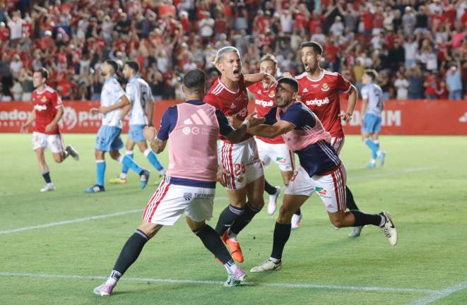 Alan Godoy, celebrando de manera efusiva el gol que llevó al Nàstic a la prórroga ante el Málaga. Foto: Pere Ferré