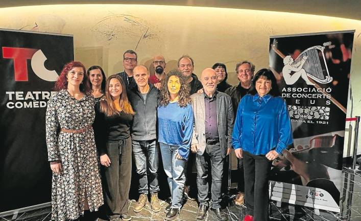 Foto de familia de la presentación ayer, de la obra en el Fortuny. Foto: Cedida