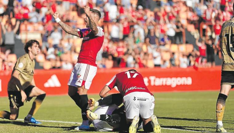 El Nàstic celebra la remontada ante la Real Sociedad B. Foto: Marc Bosch