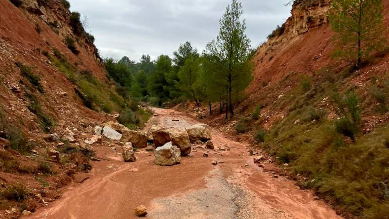 $!Desprendimiento de rocas en Horta de Sant Joan. Foto: Ajuntament d’Horta