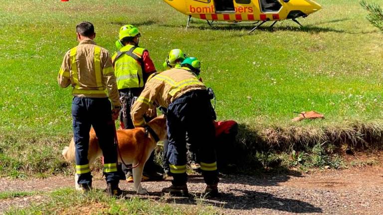 Bomberos durante un rescate de montaña. Foto: Bombers de la Generalitat