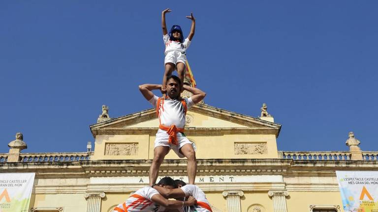 Figura dels Govindas de Mumbay durant la segona edició de la Diada Castellera Internacional. Foto: Alfredo González/DT