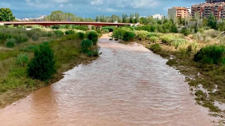 Imagen del río Francolí a su paso por Tarragona tras un temporal de lluvias. Foto: Cedida