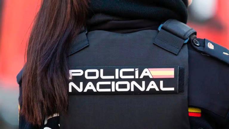 Una agente de la Policía Nacional. Foto: Twitter Policía Nacional