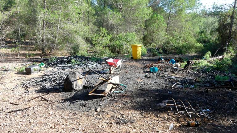 $!La finca se encontraba en un estado deplorable. Foto: Guàrdia Urbana