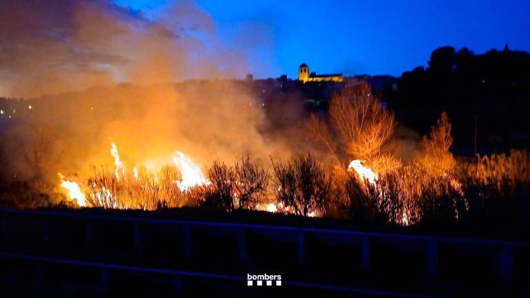 $!Incendio en la riera de Riudecanyes