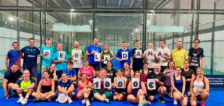 En el MesKPadel se recaudaron 1.000 euros la tarde del domingo. FOTO: Cedida