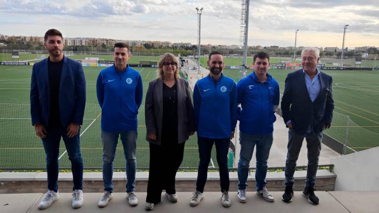 Los representantes de las diferentes instituciones implicadas han presentado este martes el torneo en el Mediterranean Sport Village de Salou. Foto: I. A.