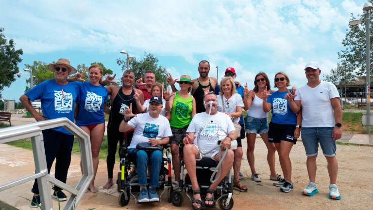 $!Jordi Cervera, que fue el segundo Máster-60, ocupó la decimocuarta posición, la misma que en la pasada edición, con 6:13.42, pero continuó nadando unos 10 kilómetros más, hasta llegar después de más de 9 horas a Sant Jaume d’Enveja, como homenaje a Siscu Morell e Ildefons Oliveras, afectados por la enfermedad de la ELA. Foto: Cedida