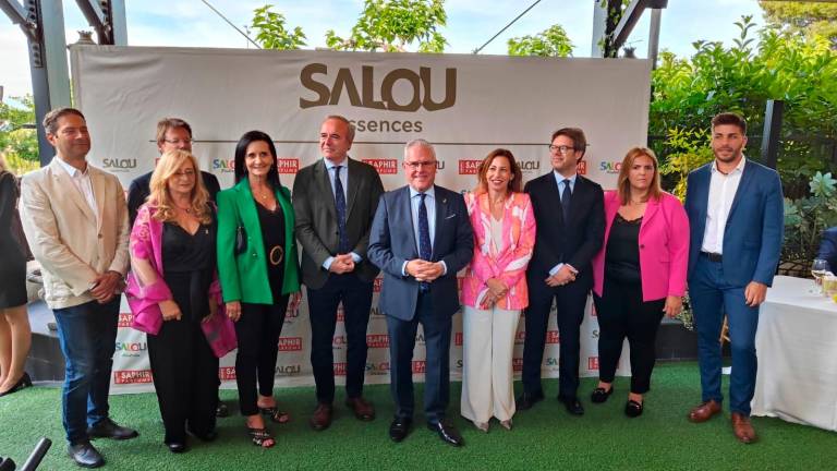 La presentación del perfume contó con la presencia del presidente de Aragón y la alcaldesa de Zaragoza. Foto: I. A.