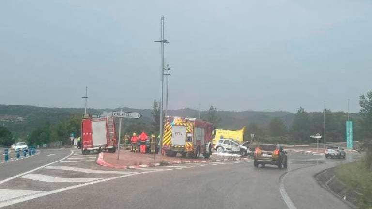 $!Una de las últimas colisiones en el cruce.