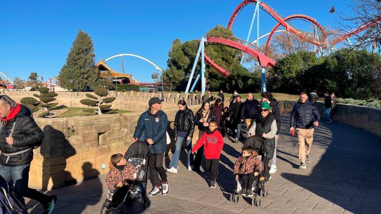 PortAventura vuelve esta tarde a abrir sus puertas tras el fuerte episodio de lluvias de este domingo por la tarde.