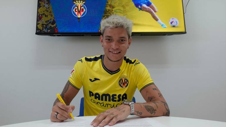 El lateral izquierdo ampostino firma por una temporada con el filial amarillo. Foto: Villarreal CF