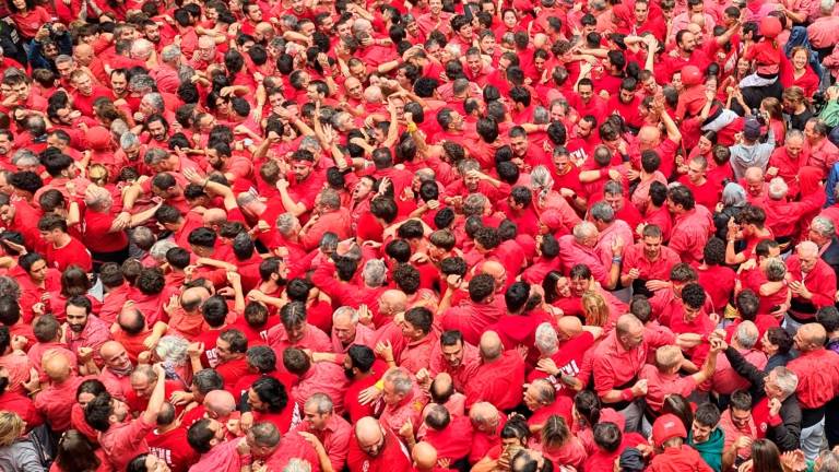 La Colla Joves dels Xiquets de Valls celebrant el castell de 10. Foto: Àngel Ullate