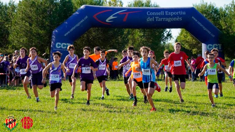 Varios participantes nada más arrancar una carrera. Foto: club GIMNÀSTIC DE TARRAGONA