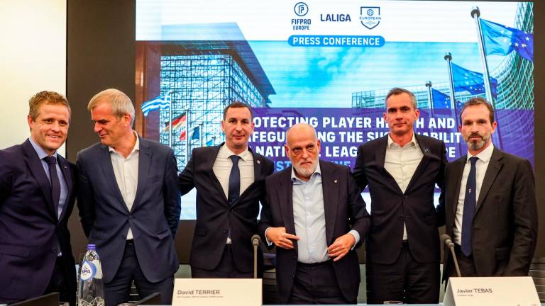 Representantes de las ligas europeas, entre ellos Javier Tebas, presidente de LaLiga. Foto: EFE