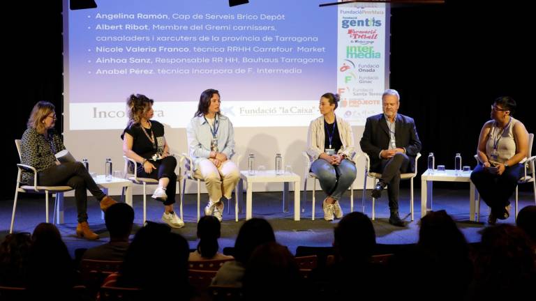 Empresas y técnicos de inserción compartieron sus experiencias en CaixaForum. Foto: Pere Ferré