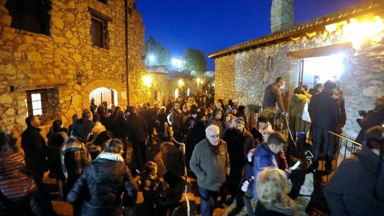 El viento y el frío no impidieron que miles de personas visitasen el pesebre. Foto: Pessebre dels Estels