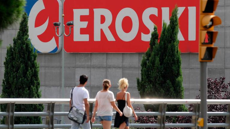 Los hechos ocurrieron en este supermercado. Foto: Lluís Milián/DT