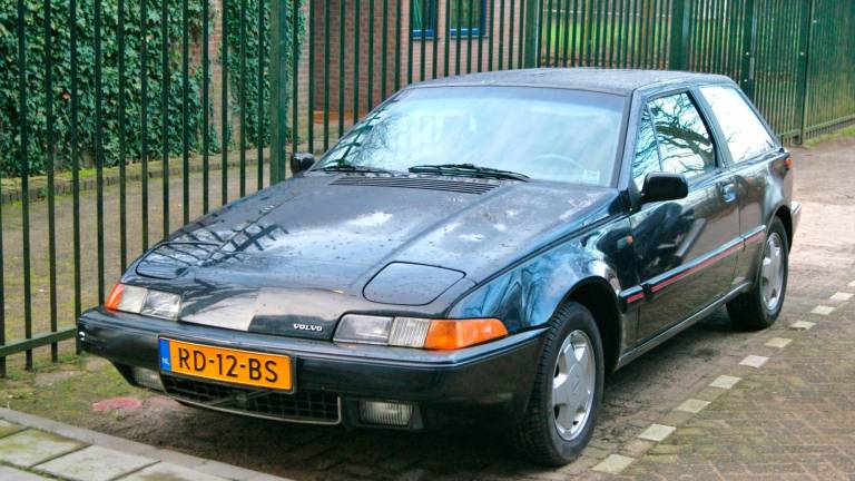 $!El Volvo 480 se presentó en 1985, por lo que tiene más de 30 años. FOTO: WIKIMEDIA