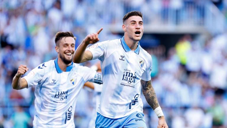 Roberto Fernández celebra un gol en La Rosaleda. Foto: Málaga CF