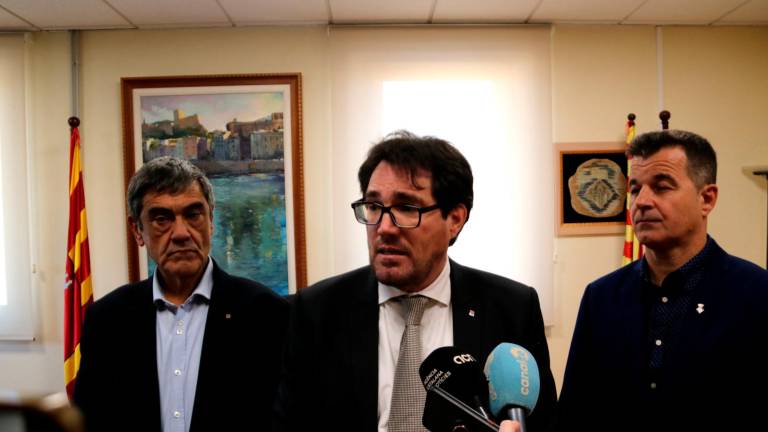 El delegat del Govern a l’Ebre, Joan Castor Gonell, el secretari d’Empresa i Competitivitat, Jaume Baró, i el president del Baix Ebre, Antoni Gilabert. Foto: ACN