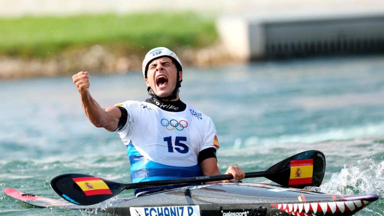 $!Pau Echániz celebra su rápido descenso en la final olímpica que le valió para colgarse el bronce olímpico. Foto: EFE