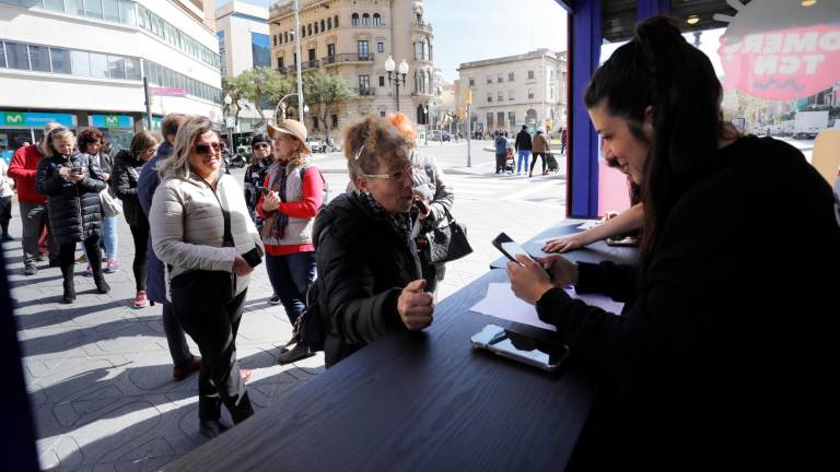 Los Bons Comerç son un sistema para fomentar las compras al comercio de la ciudad. FOTO: Pere Ferré