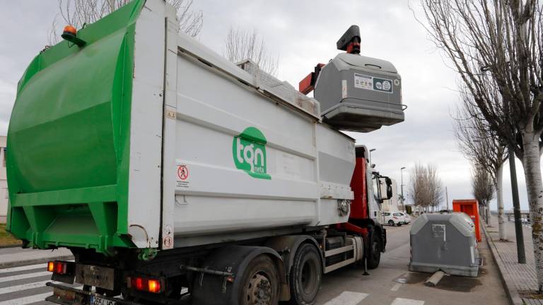 Un camión de recogida de la basura de Tarragona. Foto: P.F.