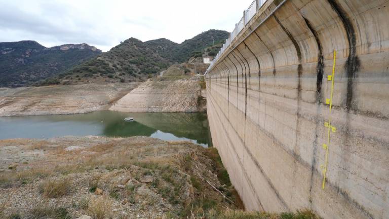 El embalse de Siurana (Priorat), de las cuencas internas de Catalunya, apenas supera el 3%. Foto: Pere Ferré