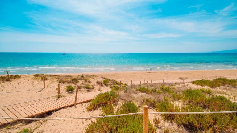 $!En Salou descubrirás fantásticas playas como la playa Larga. Foto: Diputació de Tarragona