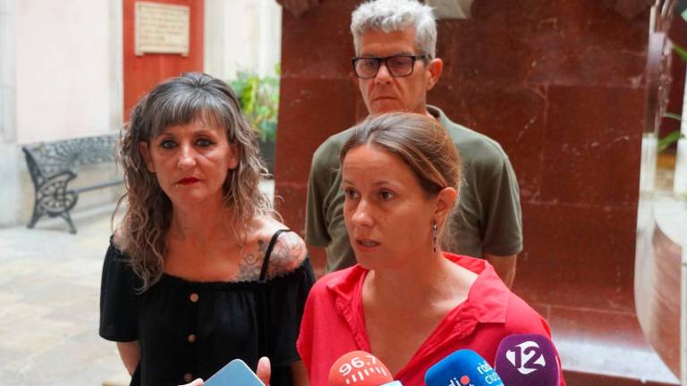 La portavoz de ERC Maria Roig, junto con los concejales Mary López y Carles Farré. Foto: Cedida