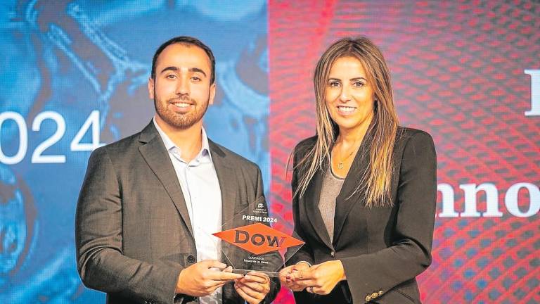 Eduard de las Heras y Raquel Fortes, durante el acto celebrado en Dow. foto: marc bosch