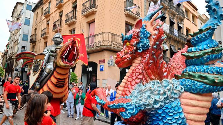 El Creuament del Superadrac amb l’Espurna de Calafell, a la plaça Prim. Foto: Alfredo González