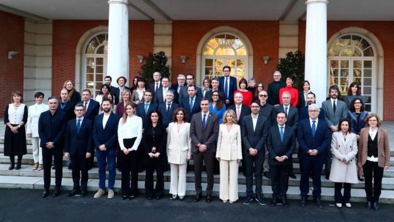 $!Foto de família a las puertas de la Moncloa. Foto: Pool Moncloa/Fernando Calvo i Borja Puig de la Bellacasa.