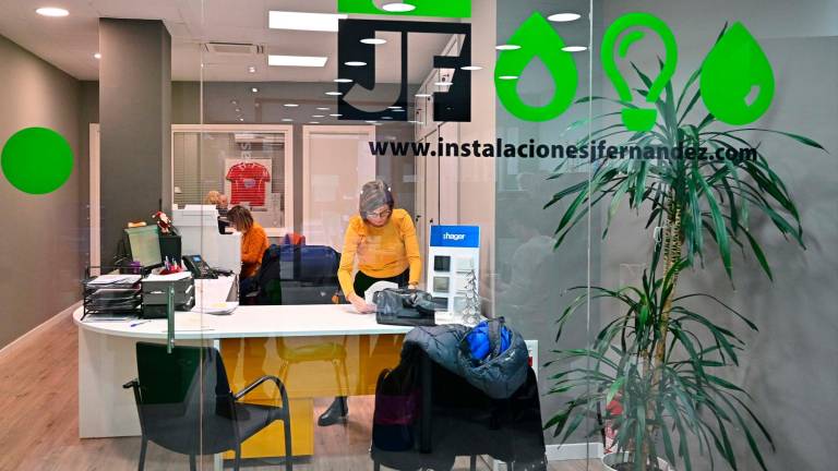 Las oficinas de Instalaciones J.Fernández, en la calle Gasòmetre de Tarragona. foto: alfredo gonzález