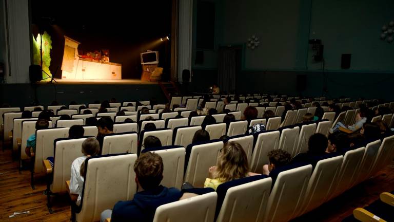 Representació al teatre de la Societat Unió Gandesana. foto: J. Revillas