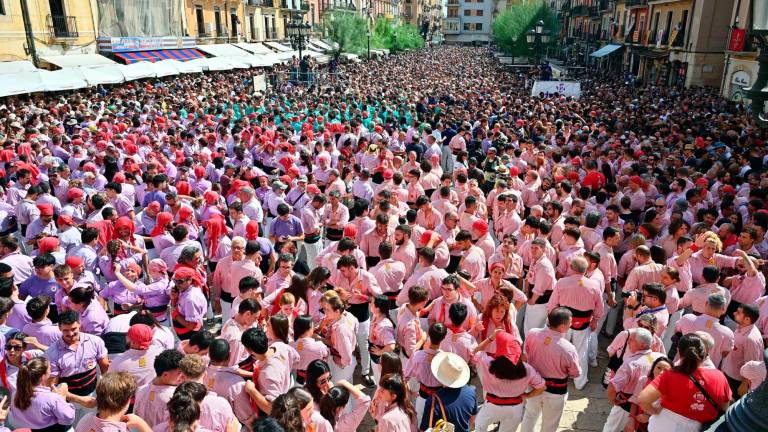 Les colles a la Plaça de la Font. Foto: Alfredo González