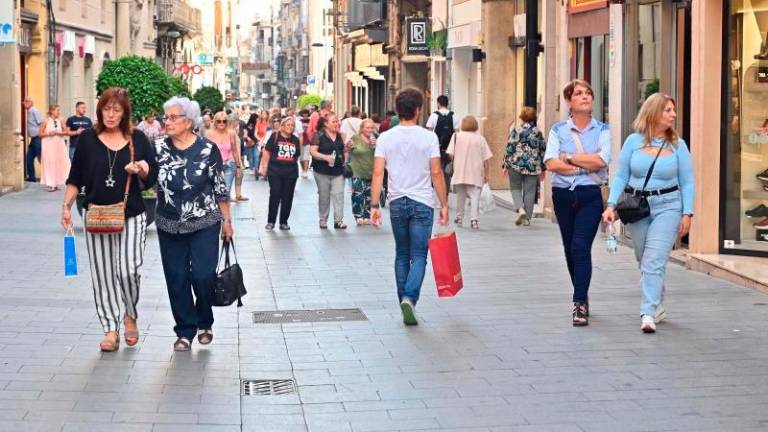 La calle Llovera, una de las arterias comercial principales de la ciudad. Foto: A. González