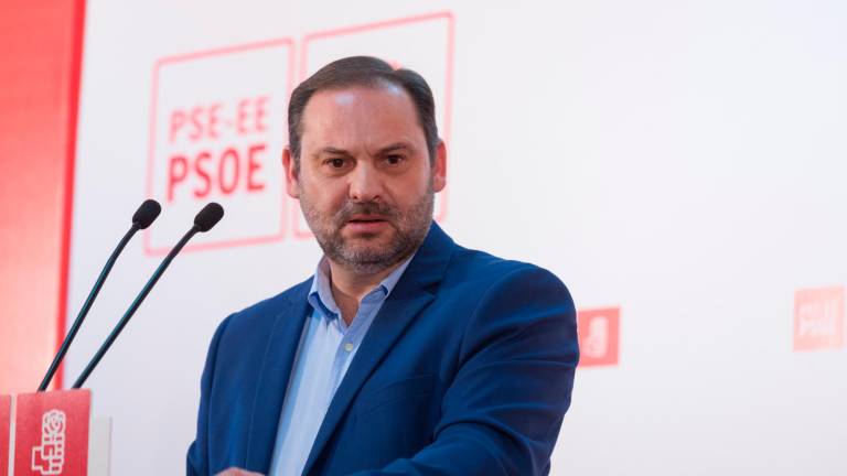 José Luis Ábalos, en un acto en el País Vasco, cuando era ministro de transportes. FOTO: SOCIALISTAS VASCOS